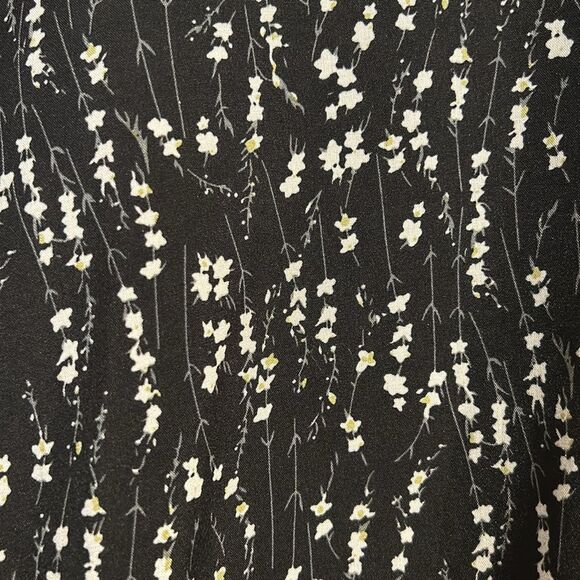 SHEIN CURVE Size 2XL Black White Gray Floral Short Sleeve Crewneck Lightweight - Picture 3 of 6